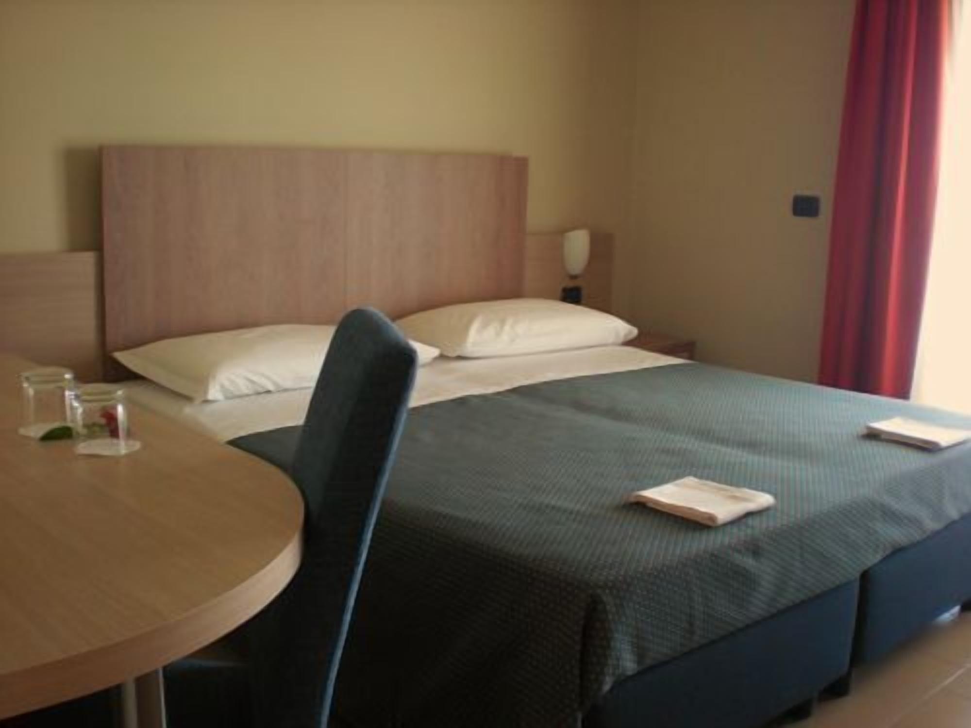 Heraclea Hotel Residence Policoro Esterno foto